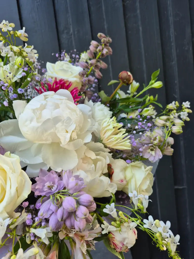 Maigos toņos pušķis